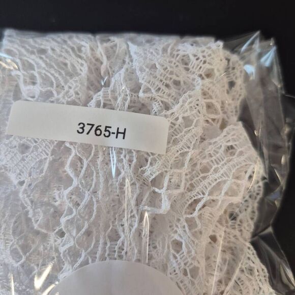 Lace, Vintage Edging 1 1/8" White 3.5 yds Ruffled 3 yds flat - Picture 4 of 4